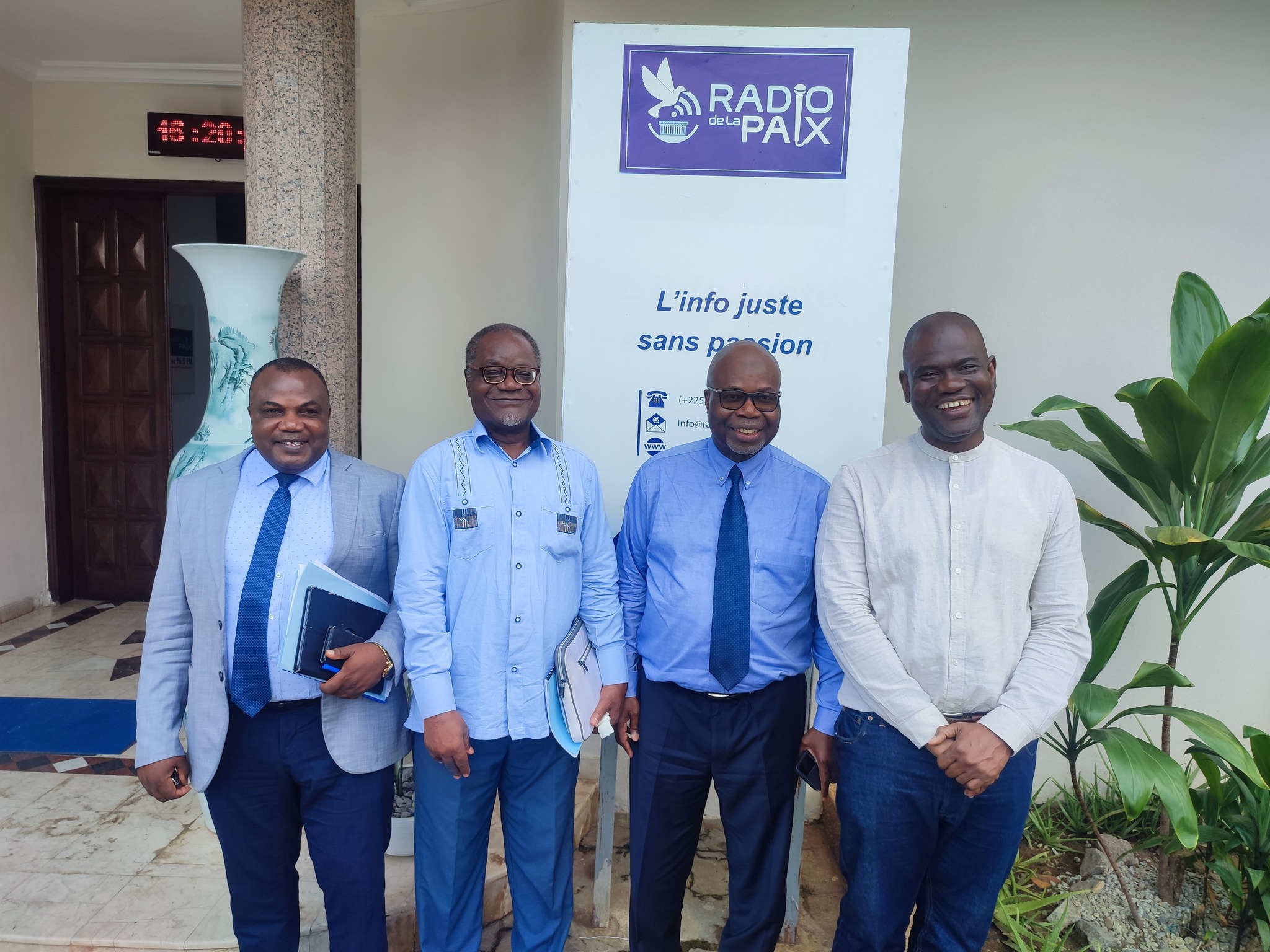 𝐋𝐀 𝐑𝐀𝐃𝐈𝐎 𝐃𝐄 𝐋𝐀 𝐏𝐀𝐈𝐗 É𝐂𝐋𝐀𝐈𝐑𝐄 : 𝐔𝐍𝐄 𝐂𝐀𝐓𝐀𝐒𝐓𝐑𝐎𝐏𝐇𝐄 É𝐃𝐈𝐓𝐎𝐑𝐈𝐀𝐋𝐄 𝐀 𝐋'𝐀𝐕𝐄𝐍𝐓-𝐕𝐄𝐈𝐋𝐄 𝐃𝐄𝐒 𝐏𝐑É𝐒𝐈𝐃𝐄𝐍𝐓𝐈𝐄𝐋𝐋𝐄𝐒